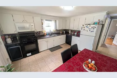 9 Summit Ave, Saugus, MA 01906 - Photo 10