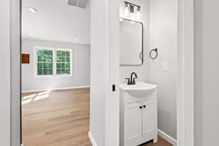 93 Rockland Rd, Auburn, MA 01501 - Photo 4