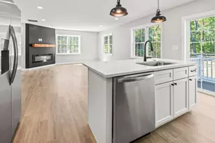 93 Rockland Rd, Auburn, MA 01501 - Photo 10