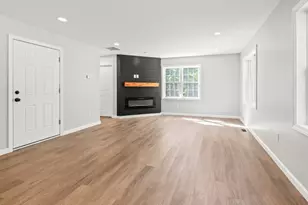 93 Rockland Rd, Auburn, MA 01501 - Photo 8