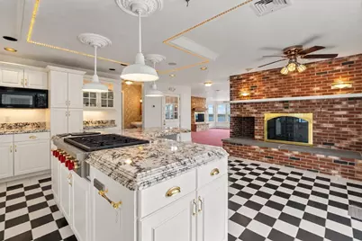 125 Edgewater Drive, Quincy, MA 02169 - Photo 10