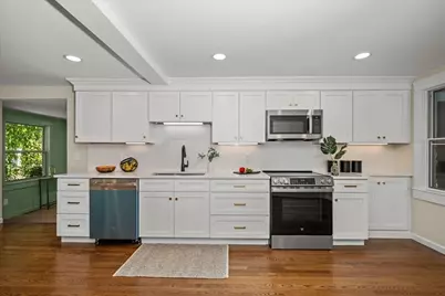 38 Mirimichi St, Plainville, MA 02762 - Photo 2