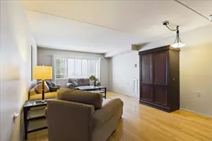 4975 Washington St, Boston, MA 02132 - Photo 8