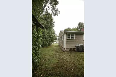 87 Roosevelt Ave, Westfield, MA 01085 - Photo 18