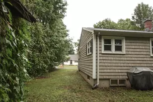 87 Roosevelt Ave, Westfield, MA 01085 - Photo 18
