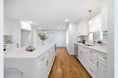 126 Barry St, Agawam, MA 01030 - Photo 12