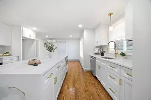 126 Barry St, Agawam, MA 01030 - Photo 12