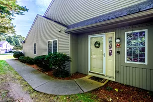 303 Ridgefield Cir, Clinton, MA 01510 - Photo 2