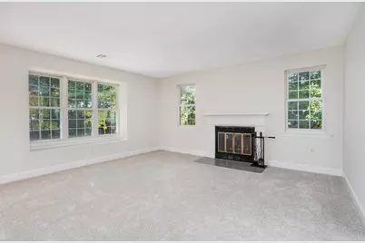 303 Ridgefield Circle #303D, Clinton, MA 01510 - Photo 4