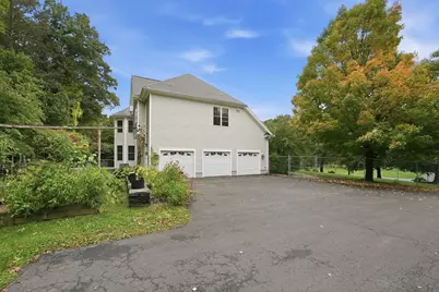 51 Linseed Rd, Northampton, MA 01088 - Photo 4