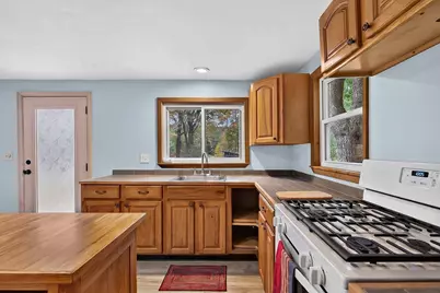 377 Tully Rd, Orange, MA 01364 - Photo 4