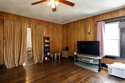 55 Hampden St, Springfield, MA 01151 - Photo 6
