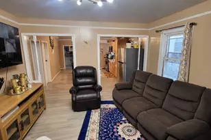 18 Bullard St, New Bedford, MA 02746 - Photo 4
