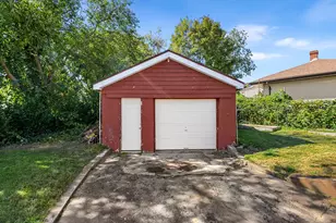 2113 Pleasant St, Fall River, MA 02723 - Photo 36