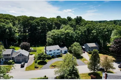 16 Phillip Ave, Burlington, MA 01803 - Photo 2