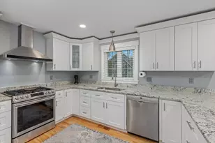 19 Hampstead St, Methuen, MA 01844 - Photo 8