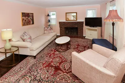 35 Calumet Ave, Worcester, MA 01605 - Photo 4