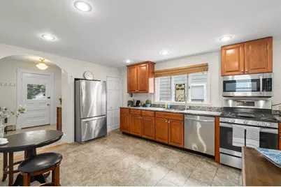 7 Bisson St, Beverly, MA 01915 - Photo 12