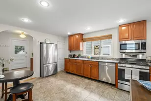 7 Bisson St, Beverly, MA 01915 - Photo 12