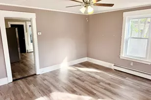 39 Laurel St, Leominster, MA 01453 - Photo 6