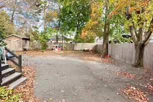 39 Laurel St, Leominster, MA 01453 - Photo 2