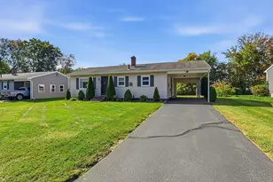 9 Brook St, South Hadley, MA 01075 - Photo 2