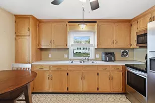 9 Brook St, South Hadley, MA 01075 - Photo 10