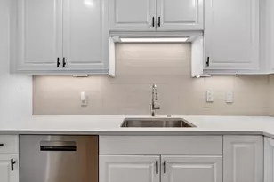 10 Bowdoin St, Boston, MA 02114 - Photo 12