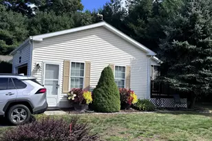 5006 Oak Point Dr, Middleborough, MA 02346 - Photo 2