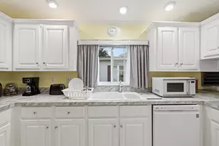 40 Butternut Cir, Taunton, MA 02780 - Photo 14