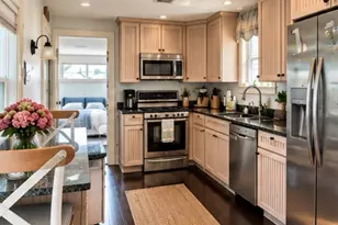 581 E 8th St, Boston, MA 02127 - Photo 1