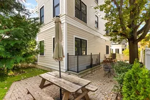 113 Beacon St, Somerville, MA 02143 - Photo 22