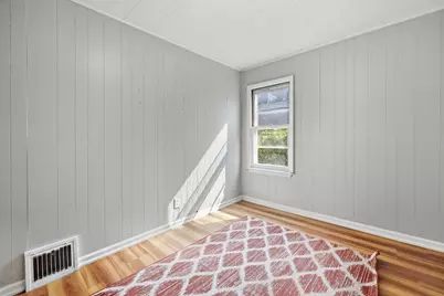 20 Rathburn St, Chicopee, MA 01020 - Photo 12