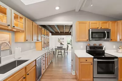 11 Marsh Ave, Beverly, MA 01915 - Photo 14