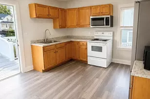 35 Herrick St, Beverly, MA 01915 - Photo 2