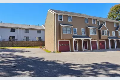 20 Angle St #10, Lowell, MA 01851 - Photo 1