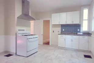 41 Longfellow St, Boston, MA 02122 - Photo 16