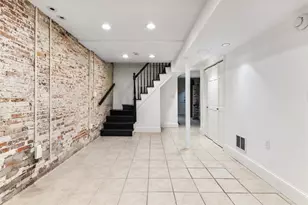 22 Joy St, Boston, MA 02114 - Photo 36