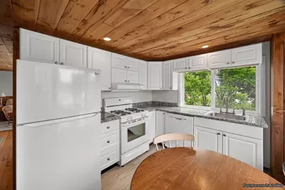 424 Grand Ave, Falmouth, MA 02540 - Photo 12