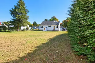 46 Litchfield Ave, Dracut, MA 01826 - Photo 2