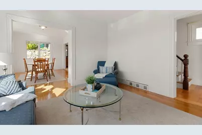 34 Oakland Ave, Lynn, MA 01905 - Photo 8