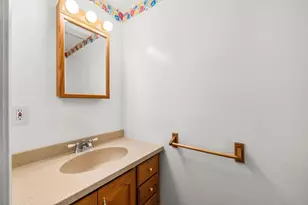 52 Warren St, Peabody, MA 01960 - Photo 6