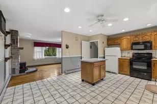 30 Lee Rd, Dracut, MA 01826 - Photo 6