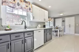 25 Indian Rock Dr, Saugus, MA 01906 - Photo 6