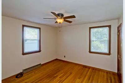 29 Marguerite St, Chicopee, MA 01020 - Photo 14