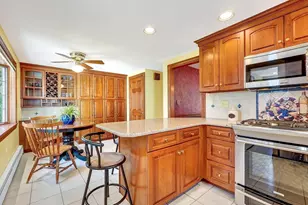 21 Elm St, Melrose, MA 02176 - Photo 8