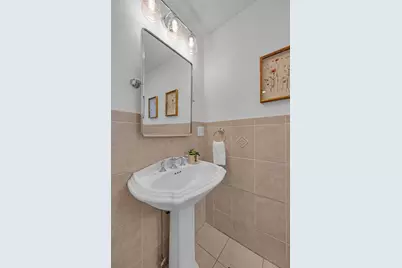 18 Sturgis St, Woburn, MA 01801 - Photo 16