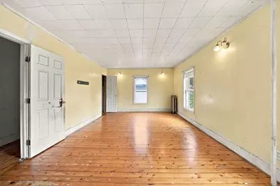 30 Myrtle Ave, Holyoke, MA 01040 - Photo 18