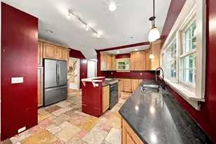 30 Myrtle Ave, Holyoke, MA 01040 - Photo 1