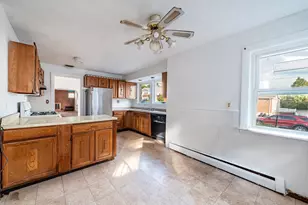 44 Essex St, Revere, MA 02151 - Photo 10